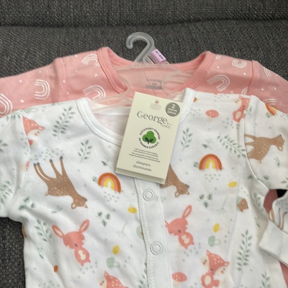 Sleepsuit - Picture 2 of 5